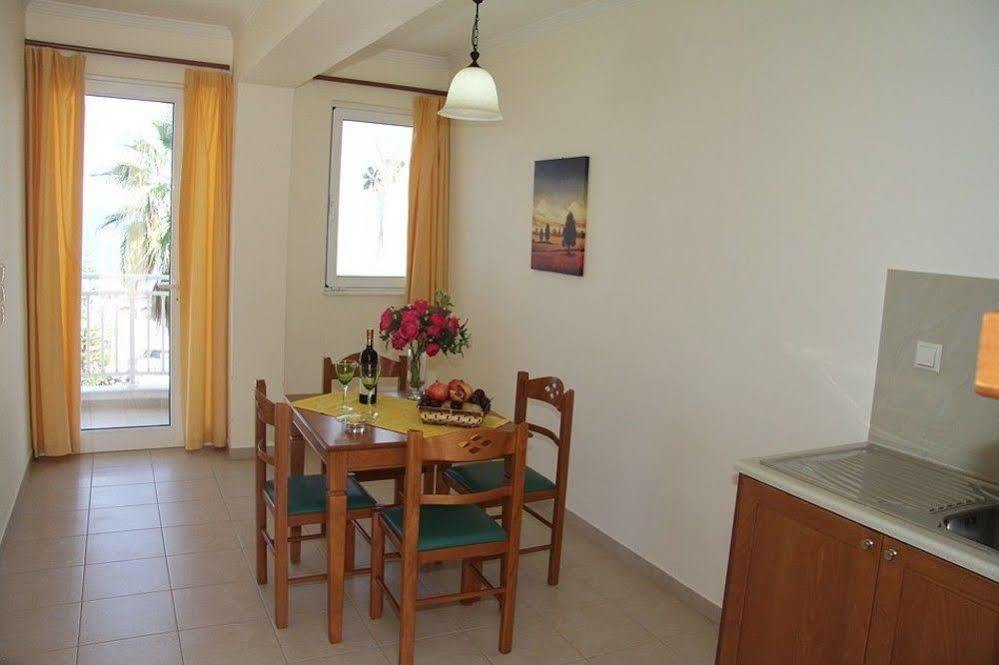 Hermes Sea View Stalos Exterior foto